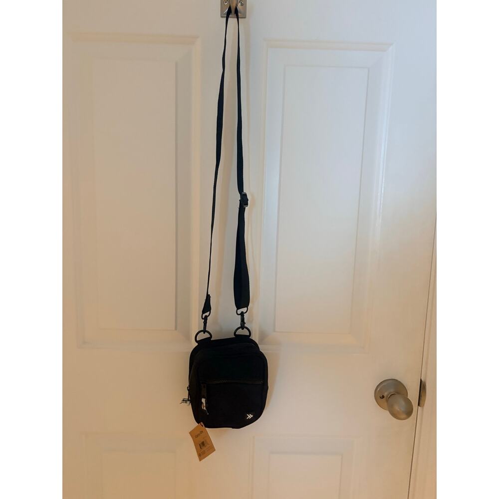 Thread Crossbody Bag Black - Picture 6 of 7